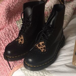 Dr Martens Bentley II Heart Boots